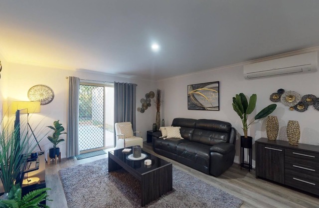 'LA MAISON' STUNNING 4 BEDROOM HOME