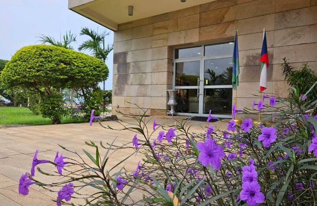 LA PAZ HOTEL