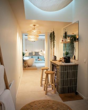 La Penida Suite avec Sauna & Baignoire Hyper Centre Lille