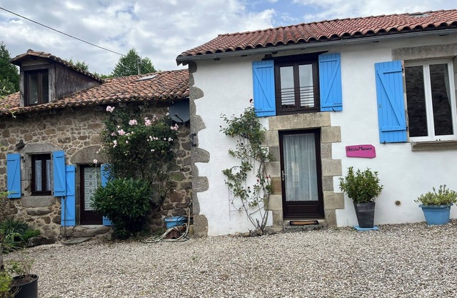 La Petite Maison, charming 3 bedroom Gite in Saint-Estephe, 24360, Dordogne,