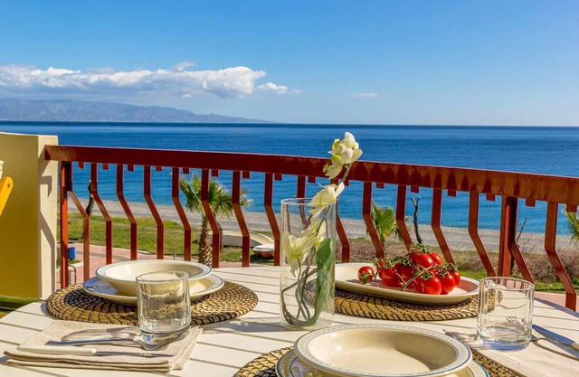 La Plage - Home and Sea