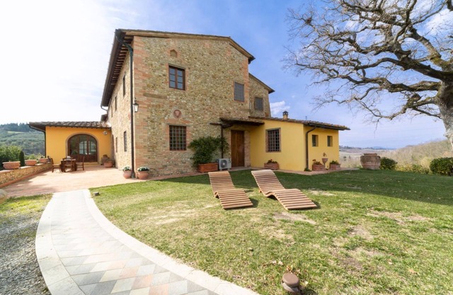 La Quercia, apartment with garden for 6/8 people in the heart of Chianti