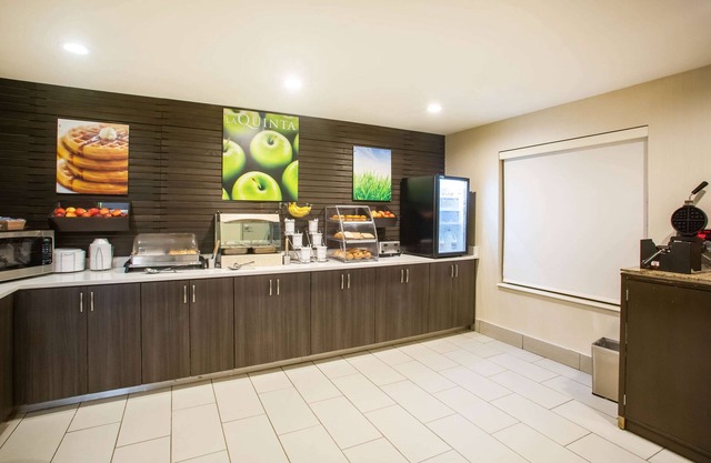 La Quinta Inn & Suites by Wyndham Pontoon Beach
