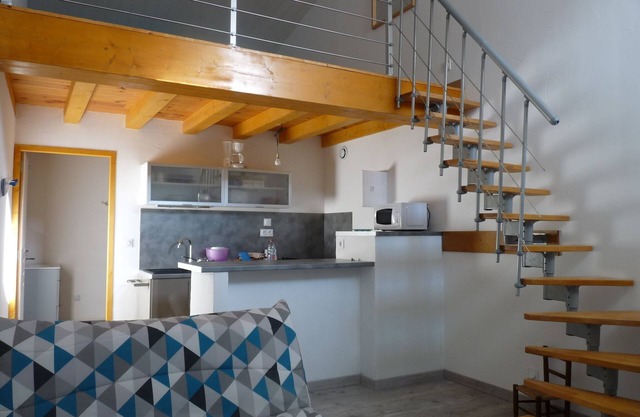 La Réserve, 2/4 person duplex gite, 9x4 pool, Saintes/Royan/Oléron axis