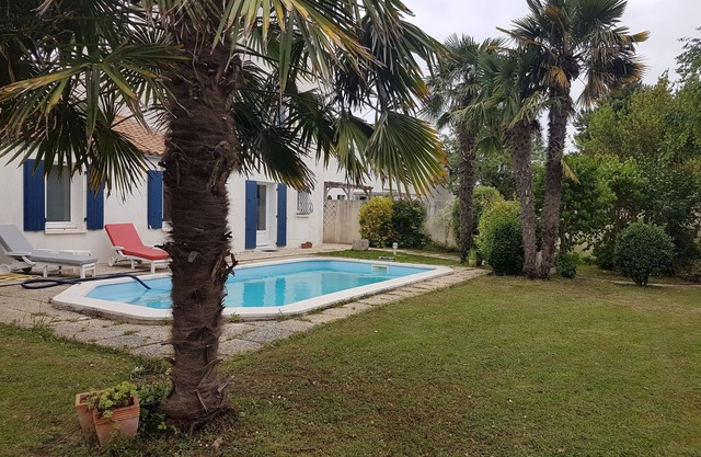 La Rochelle-Chatelaillon,property equipped With a Pool and a Garden of 400m²