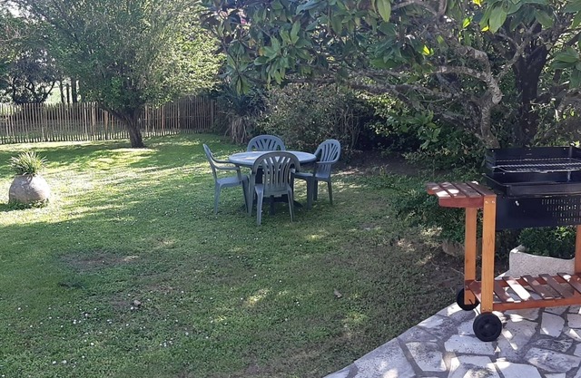La Rochelle nearby for this quiet house and garden