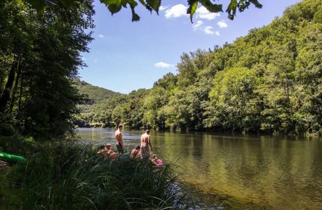La Roquette, by the river