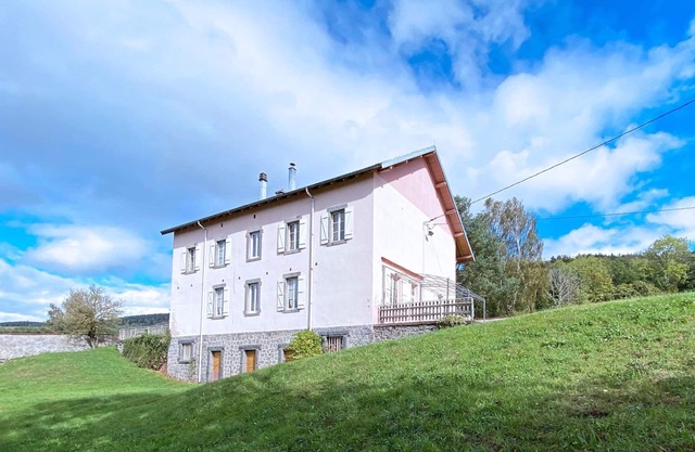 La Source: 2 stars Independent Cottage for 6/15 persons - disabled people access