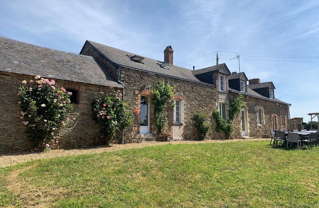 La Touche et son Pressoir, 13 rooms, 11 bathrooms and indoor swimming pool (April to Oct)