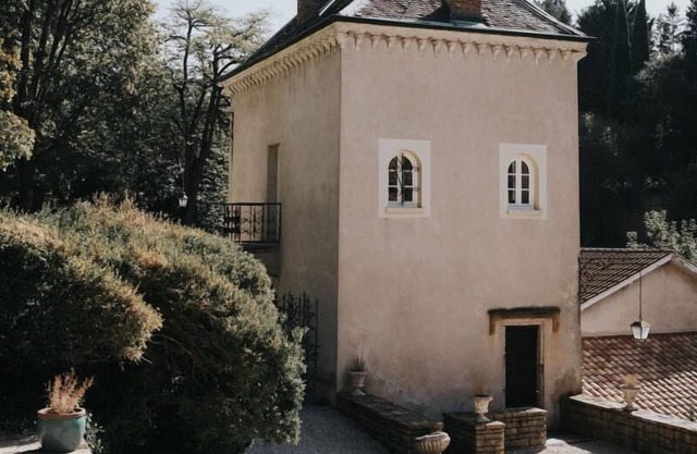 La Tour De Garde, Lyon Country House