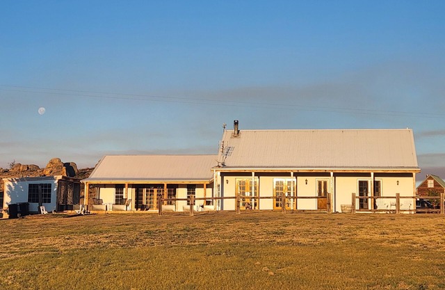 Lachney Cottage Dalgety - Snowy Mountains Holiday Accommodation