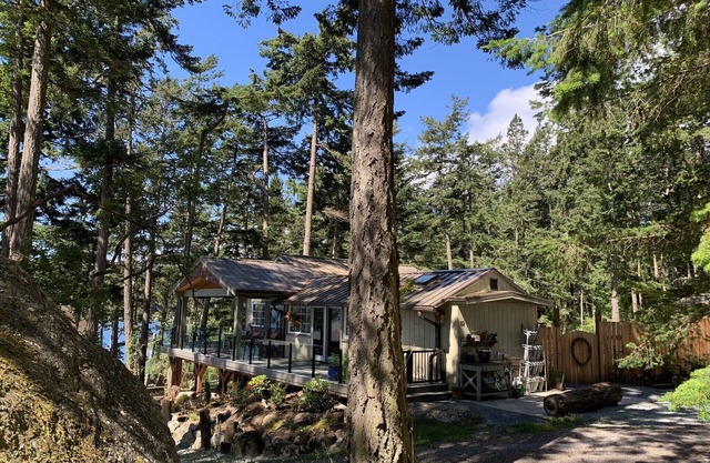 Laid-back hideout right next door to Doe Bay Resort on Washington's Orcas Island