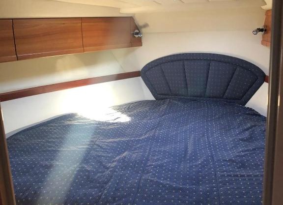 Lainapolicharteryacht