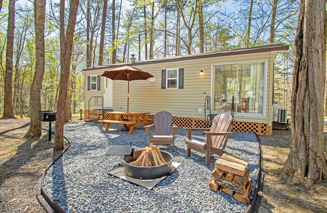 Lake Access, Resort Amenities, Firepit!