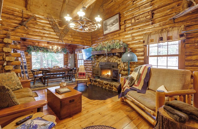 Lake & Beach Access at Lake Luzerne Cabin!