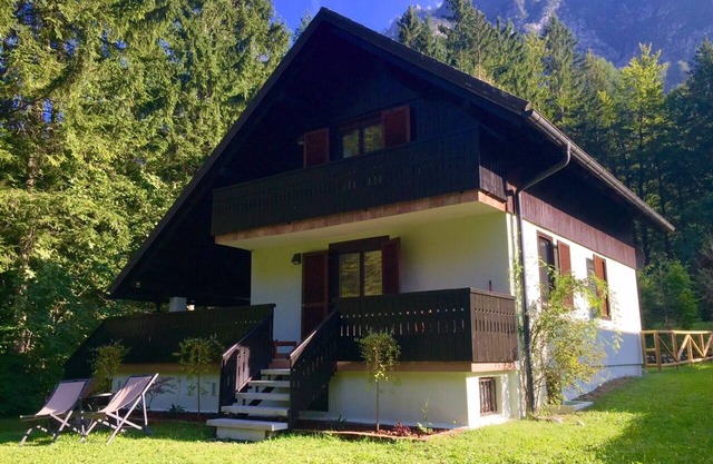 Lake Bohinj Ski & Lake Cottage - Walk to Skiing!