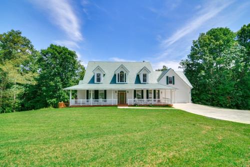 Lake Cumberland Retreat with Deck and Views!