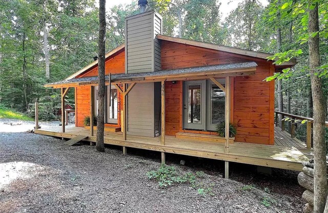 Lake Cumberland Cabin Getaway! Quick Local Lake Access!