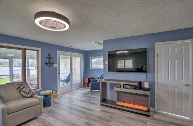 Lake Erie Waterfront Home with Sunroom and Yard!