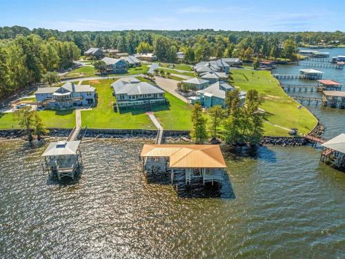 Lake Escape Paradise Premier fishing getaway