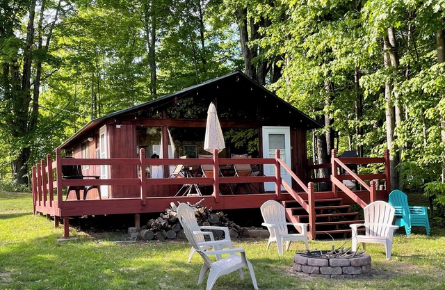 Lake Front Cabin with Sandy Beach