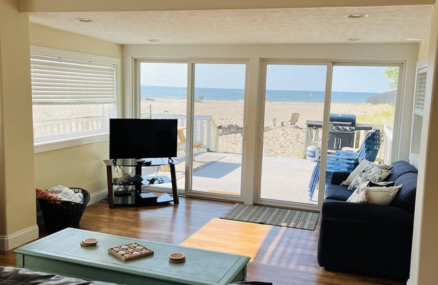 Lake front home with sandy beach!