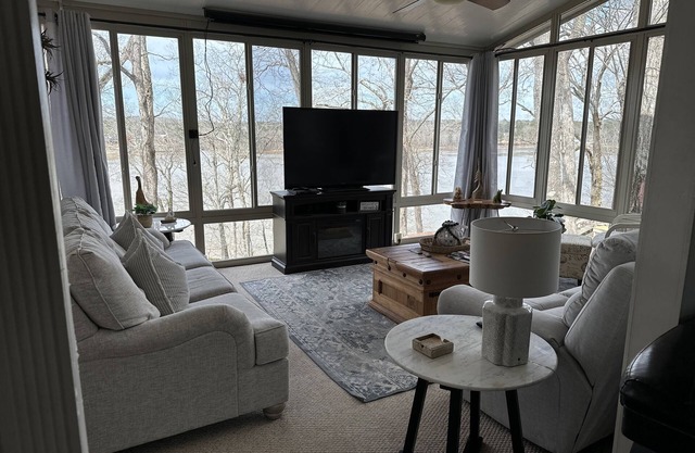 Lake Front Retreat! Sunset Escape on Logan Martin Lake!