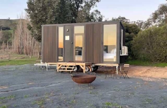 Lake Hume Getaway by Tiny Away