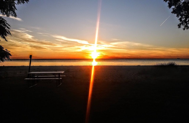 LAKE HURON Beach SUNRISE Suite Retreat