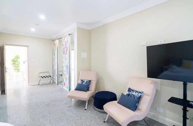 Lake Macquarie Manor - Your semi-rural oasis with extra space for everyone