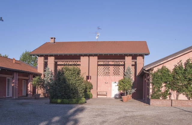 Lake Maggiore/Agrate Conturbia: luxury holiday in nature
