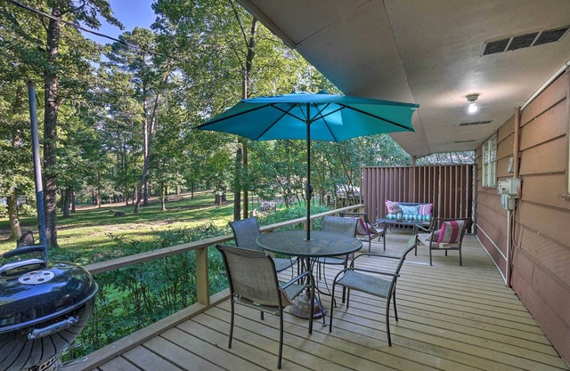 Lake O’ the Pines Retreat w/Water Access!