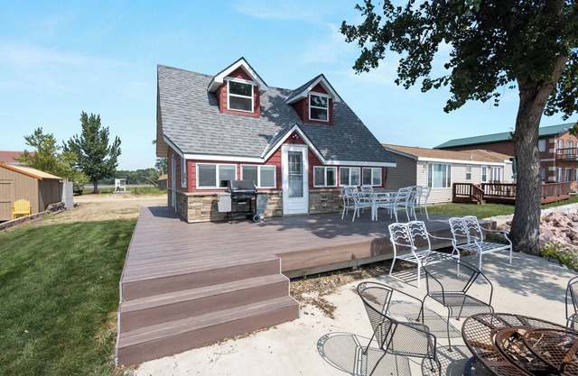 Lake Poinsett Cottage at Stone Bridge