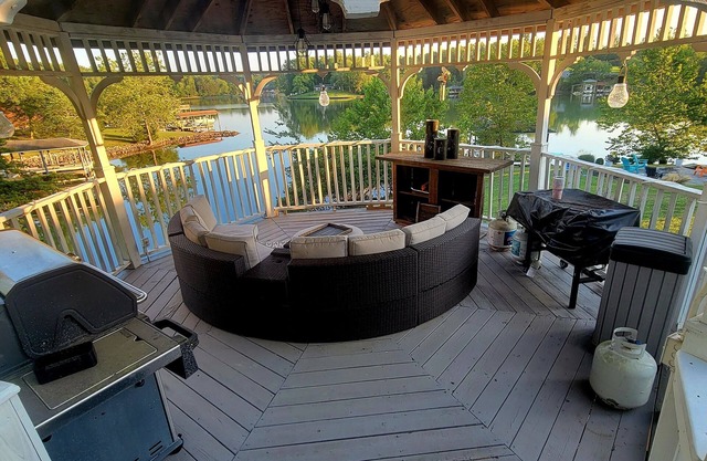 Lake retreat with beautiful views!