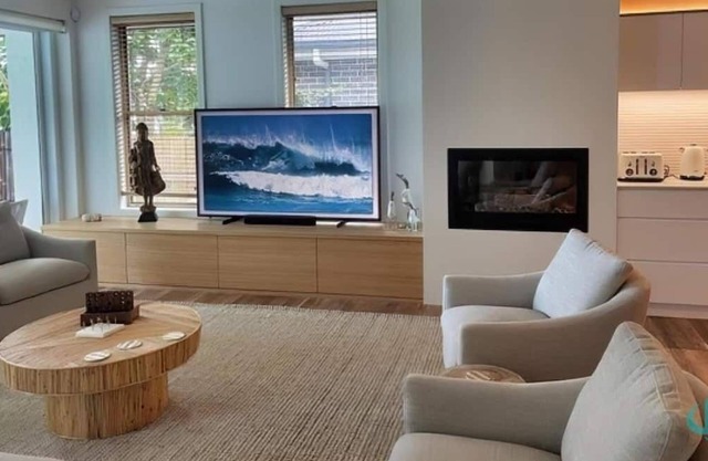 Lake Sabai - Waterfront and private pool