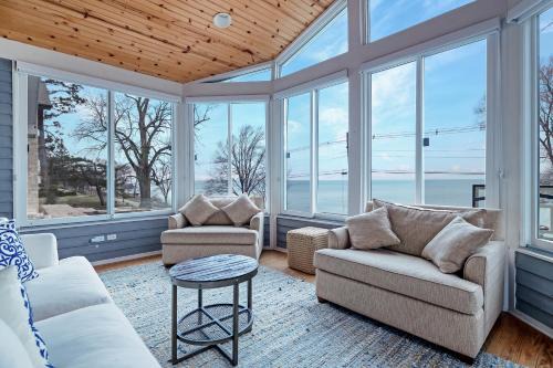 Lake Shore Living