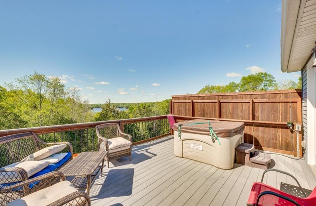 Lake-View Kentucky Getaway with Resort Amenities!