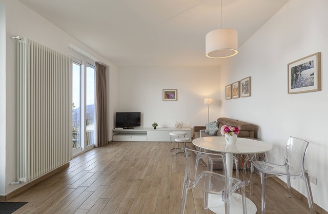 Lake View, Luxury Apartment in Someraro, Stresa - SOUTH Apartment
