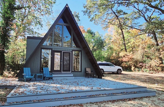 Lakefront A-Frame in Millville, minutes to NJMP