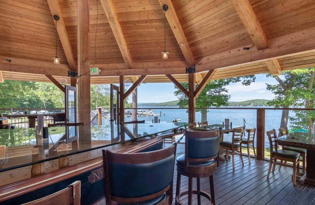 🌟 Lakefront Bliss Awaits – Your Ultimate Getaway! 🏡🌊⛰️