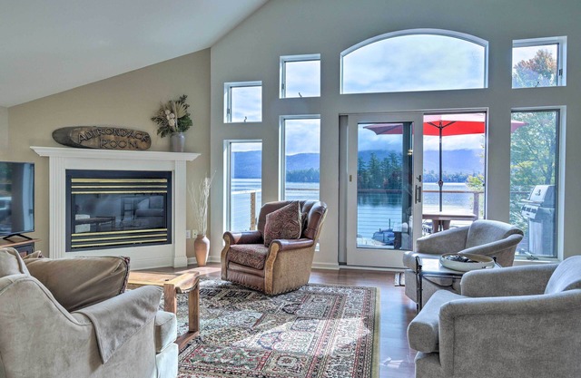 Lakefront Bolton Retreat w/Balcony + Views!