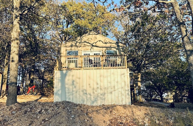 Lakefront Cabin just steps away from the water. "Fox Cabin"