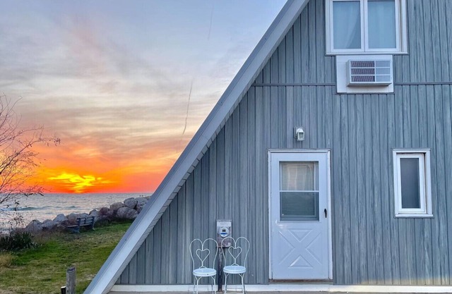 Lakefront Chalet #1 with Beach Access, Pools, Sport Courts, Fishing Pond & more!