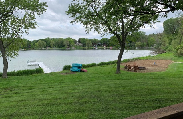 Lakefront compound w/private beach, next to Powers Lake on Lake Benedict