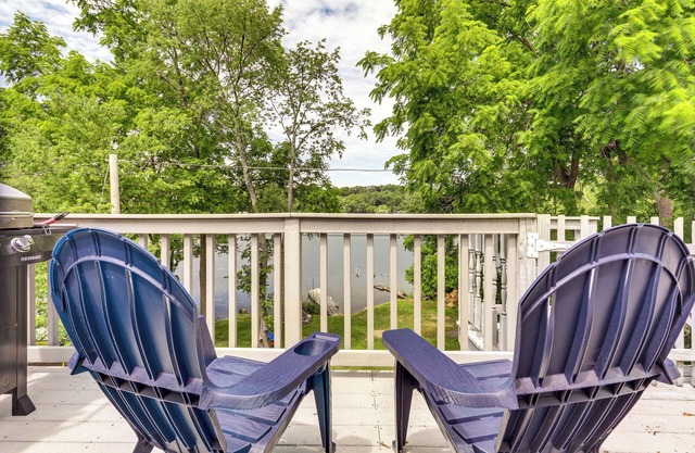 Lakefront Cottage 2 Mi to Palladium in Worcester!