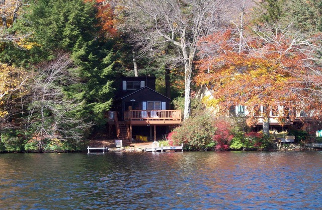 Lakefront Cottage In The Berkshires In Western Massachusetts