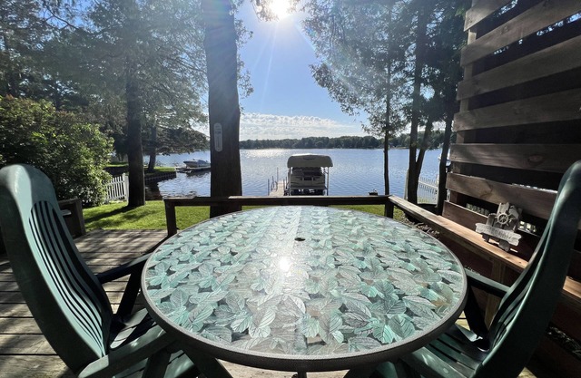 Lakefront Cottage on Wiggins Lake