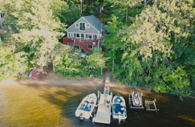 Lakefront Cottage with 100' Sandy Beach, Dock, Views and Game Room.