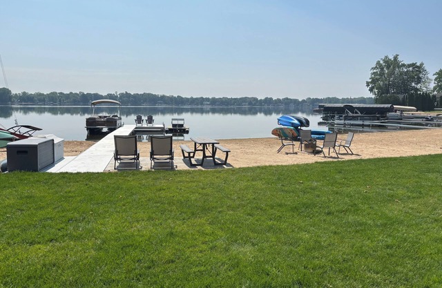 Lakefront Family Friendly Home with Large Sandy Beach and Beautiful Views