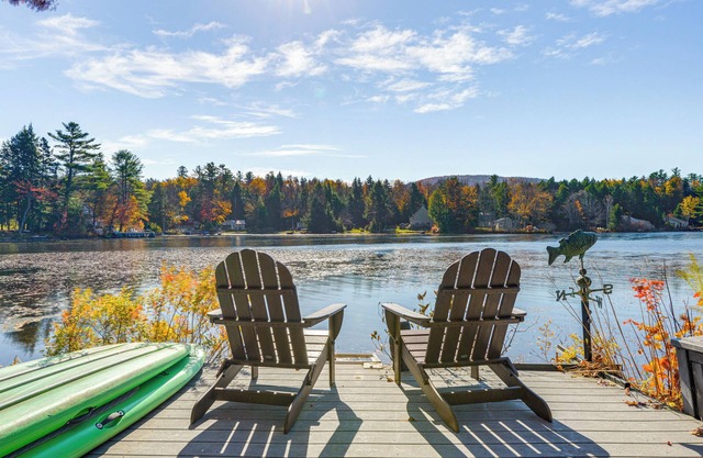 Lakefront Family Home w/Dock in Newport!